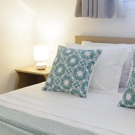 Zissis Downtown Apartment